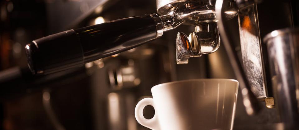 Coffee brewing — food and beverage market